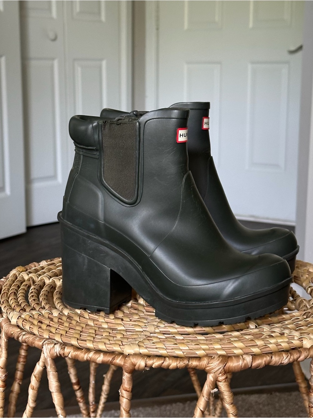 Hunter Dark Green Chelsea Platform Rain Booties Women’s Size 7 Ankle Boot - Picture 14 of 14